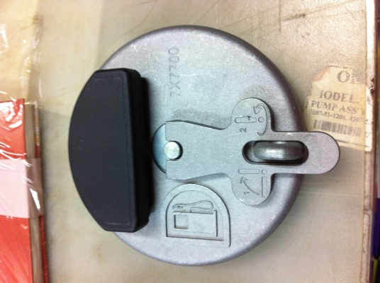 ฝาถังน้ำมันโซล่า CAT 320 part no:7X7700 ฝาถังน้ำมันโซล่า CAT 320 part no:7X7700