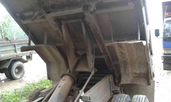 ISUZU NKR55EX5 6ล้อดั้ม รถห้างแท้ รถสวย พร้อมใช้...