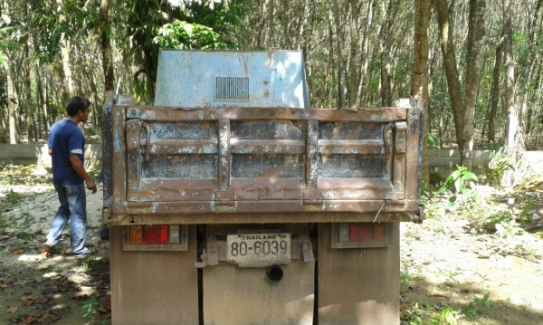 ISUZU NKR55EX5 6ล้อดั้ม รถห้างแท้ รถสวย พร้อมใช้...