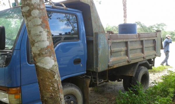 ISUZU NKR 6ล้อดั้ม100แรง  รถสภาพดีพร้อมใช้ ยาง700-16 เล่มพร้อม...