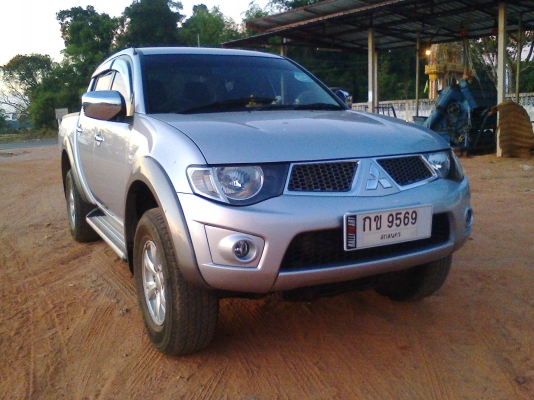 MITSUBISHI TRITON 2.5PLUS 4ประตู ปี53 วิ่งน้อย แสนก่าโล ภาษี57 เล่มพร้อมโอน