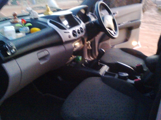 MITSUBISHI TRITON 2.5PLUS 4ประตู ปี53 วิ่งน้อย แสนก่าโล ภาษี57 เล่มพร้อมโอน