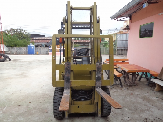 ขายถูกๆ225000บาทรถยกฟอร์คลิฟต์2.5ตัน เครื่องดีเซล สภาพสวยๆซื้อเก่านอกมาได้5เดื่อน