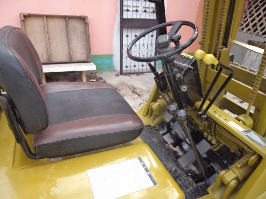 ขายถูกๆ225000บาทรถยกฟอร์คลิฟต์2.5ตัน เครื่องดีเซล สภาพสวยๆซื้อเก่านอกมาได้5เดื่อน