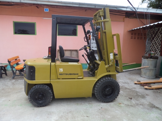 ขายถูกๆ225000บาทรถยกฟอร์คลิฟต์2.5ตัน เครื่องดีเซล สภาพสวยๆซื้อเก่านอกมาได้5เดื่อน