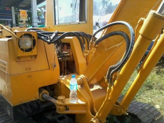 รถแบคโฮ ยี่ห้อ IHI