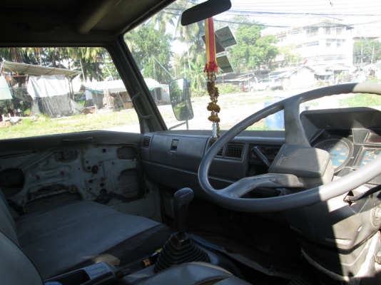 ขาย Hino FC2W 120แรง รถห้าง ยาว5.50ม. ปี2000.