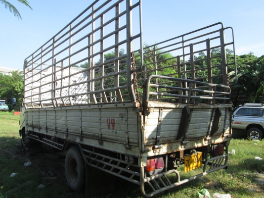 ขาย Hino FC2W 120แรง รถห้าง ยาว5.50ม. ปี2000.