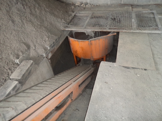 ขาย285000บาทเครื่องทำอิฐบล็อกซื้อมาได้แค่1ปีเลิกกิจการ สภาพดีพร้อมเอาไปทำงานได้เลยคับ