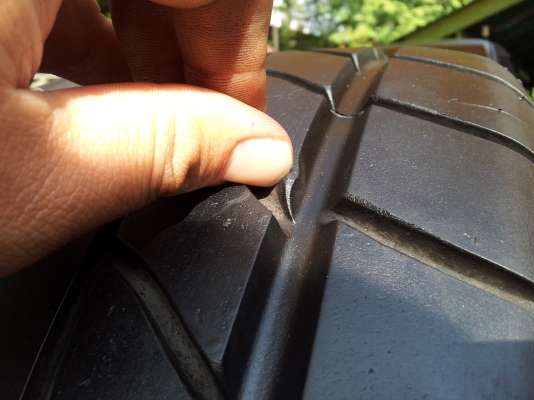 ขายยาง Nitto NT555 Japan 1 คู่ 255/40/17 ยางปี12