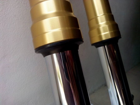 ขาย USD + แผงคอ  ZX6  สวยๆ ซื้อมายังไม่ได้ใช้