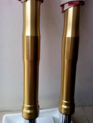 ขาย USD + แผงคอ  ZX6  สวยๆ ซื้อมายังไม่ได้ใช้