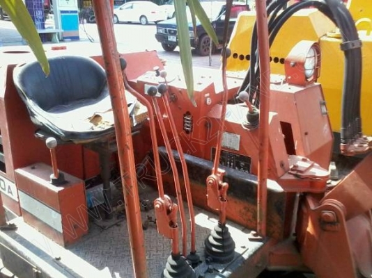 รถแบคโฮ ยี่ห้อ IHI