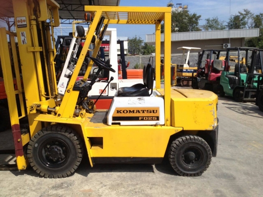 ขายถูก!!! Komatsu FD25-10-500 ยก 2.5ตัน เสาสูง 5 เมตร เปลี่ยนยางหลังให้ใหม่ๆ พร้อมใช้งาน 200,000 บาท 086-8510722 จะเด็ด