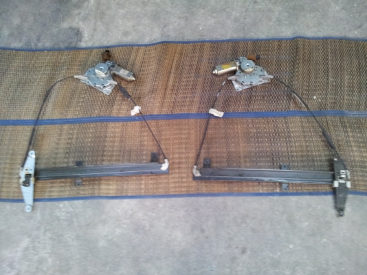 มอเตอร์รางกระจกไฟฟ้าประตู Mu