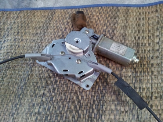 มอเตอร์รางกระจกไฟฟ้าประตู Mu