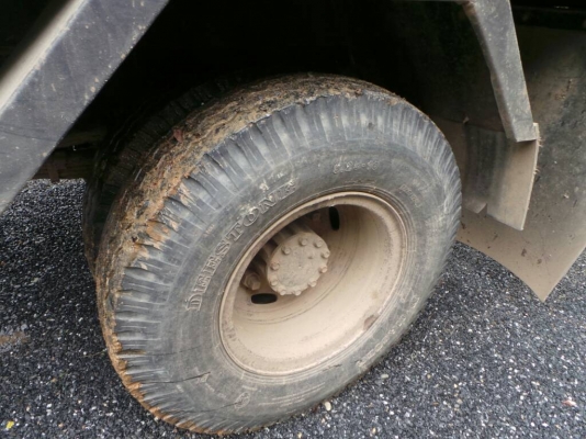 ISUZU NPR  ติดต่อปารวี  0839686255