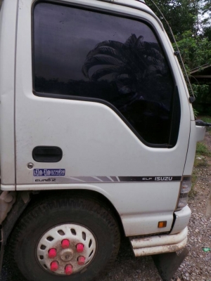 ISUZU NPR  ติดต่อปารวี  0839686255