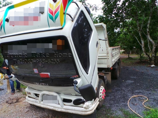 ISUZU NPR  ติดต่อปารวี  0839686255