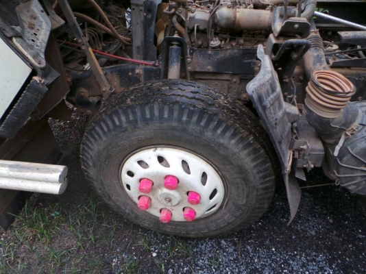 ISUZU NPR  ติดต่อปารวี  0839686255