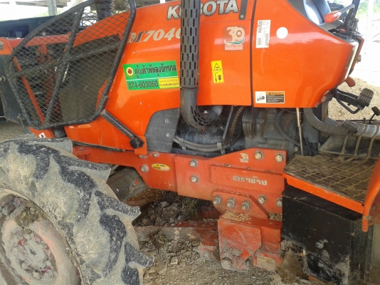 รถไถ KOBOTA M7040 2เพลา สภาพรถใช้งานอยู่  อุปกรณ์ 2ชิ้น ใช้งานน้อย รถปี50 เอกสารเล่มทะเบียน ลดเหลือ 600000 บาทคับ