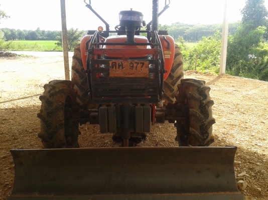 รถไถ KOBOTA M7040 2เพลา สภาพรถใช้งานอยู่  อุปกรณ์ 2ชิ้น ใช้งานน้อย รถปี50 เอกสารเล่มทะเบียน ลดเหลือ 600000 บาทคับ