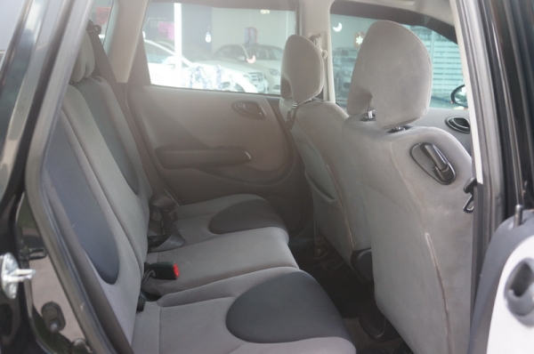 HONDA JAZZ 2004 ล้อ MAX แอร์เย็น เครื่องเดิม ช่วงล่างดี รถขับดีมาก สีสวย ภายใน+เบาะ สมบูรณ์ รถพร้อมใช้งานทันที การันตีรถสวย จัดไฟแนนได้เต็ม ฟรีดาวน์ HONDA JAZZ 2004 ล้อ MAX แอร์เย็น เครื่องเดิม ช่วงล่างดี รถขับดีมาก สีสวย ภายใน+เบาะ สมบูรณ์ รถพร้อมใช้งานทันที การันตีรถสวย จัดไฟแนนได้เต็ม ฟรีดาวน์