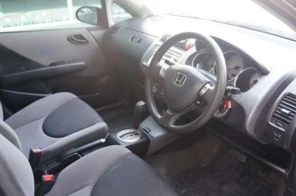 HONDA JAZZ 2004 ล้อ MAX แอร์เย็น เครื่องเดิม ช่วงล่างดี รถขับดีมาก สีสวย ภายใน+เบาะ สมบูรณ์ รถพร้อมใช้งานทันที การันตีรถสวย จัดไฟแนนได้เต็ม ฟรีดาวน์ HONDA JAZZ 2004 ล้อ MAX แอร์เย็น เครื่องเดิม ช่วงล่างดี รถขับดีมาก สีสวย ภายใน+เบาะ สมบูรณ์ รถพร้อมใช้งานทันที การันตีรถสวย จัดไฟแนนได้เต็ม ฟรีดาวน์