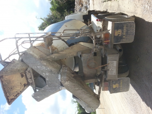 รถโม่ปูน 10ล้อ