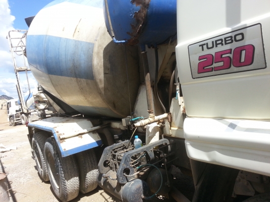 รถโม่ปูน 10ล้อ