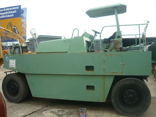 รถบด 9 ล้อยาง Sakai TS200 รถเก่านอก ตรวจเช็คระบบโดยช่างผู้ชำนาญการพร้อมรับประกันให้