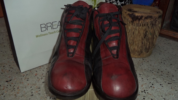 รองเท้าหนังแท้ LOGAN   SIZE 10 IN  ITALY   สวยพื้นเต็ม สภาพดี