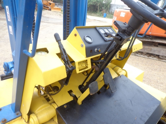 ขายรถยก KOMATSU FD80 เครื่องดีเซล ติดต่อคุณจิ๊ด โทร. 089-7949488