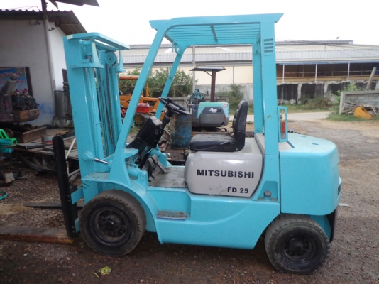 ขายรถยก MITSUBISHI FD25 เครื่องดีเซล ติดต่อคุณจิ๊ด โทร. 089-7949488