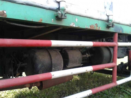 ขาย10ล้อ1เพลา ตู้แห้ง10บาน เครื่อง185แรง