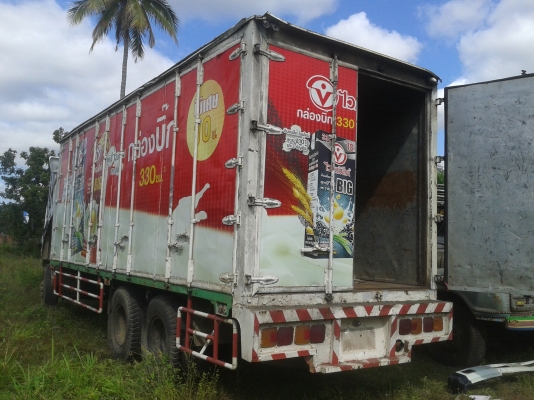 ขาย10ล้อ1เพลา ตู้แห้ง10บาน เครื่อง185แรง