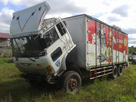 ขาย10ล้อ1เพลา ตู้แห้ง10บาน เครื่อง185แรง