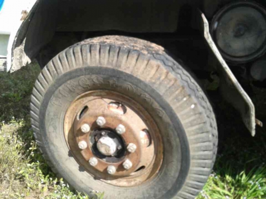 ขาย10ล้อ1เพลา ตู้แห้ง10บาน เครื่อง185แรง