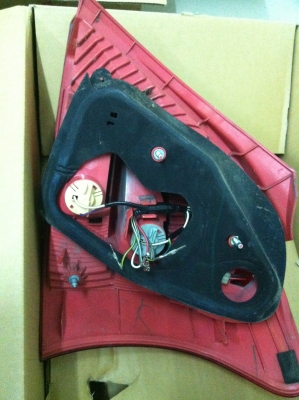 ขาย ไฟท้าย Toyota yaris ของแท้ 1คู่ สภาพใหม่มาก ถอดเก็บไม่ได้ใช้