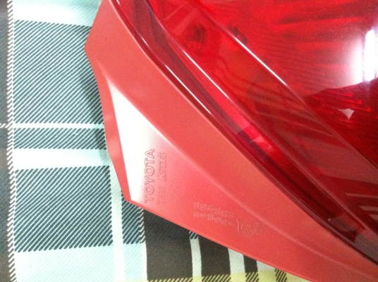ขาย ไฟท้าย Toyota yaris ของแท้ 1คู่ สภาพใหม่มาก ถอดเก็บไม่ได้ใช้
