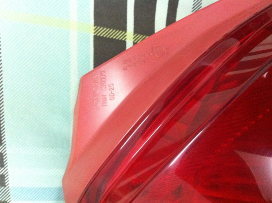 ขาย ไฟท้าย Toyota yaris ของแท้ 1คู่ สภาพใหม่มาก ถอดเก็บไม่ได้ใช้