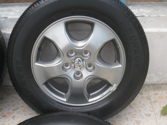 ขายล้อแม็ก Toyota vigo สีรมดำ 16"x6" et45 5รู114.3 + ยางปี13 สนใจติดต่อเล็กคลองสามครับ(081-3747940)