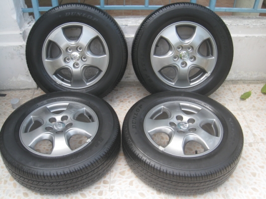 ขายล้อแม็ก Toyota vigo สีรมดำ 16"x6" et45 5รู114.3 + ยางปี13 สนใจติดต่อเล็กคลองสามครับ(081-3747940)