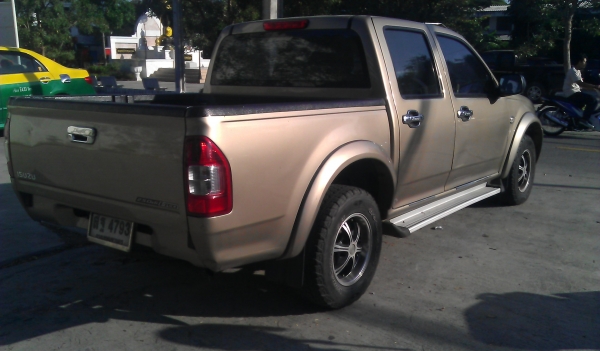 ดีแม็กสี่ประตูสวยๆมาแล้วเครื่องไฮเท็คกระจกไฟฟ้าปี06