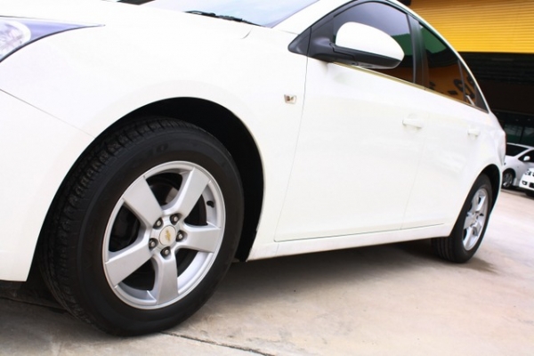 CHEVROLET CRUZE 1.8 ปี2011 สีขาว ออโต้ ติดLPG ใช้ได้2ระบบ รถคัดสภาพเกรดA การันตีไม่มีชนหนัก จมน้ำ ลูกค้าดีจัดไฟแนนซ์ได้100\% ติดเครดิต บ้านเช่า ทะเบียนบ้านต่างจังหวัด ไม่มีคนค้ำ งบดาวน์น้อย เครดิตอ่อน ปรึกษากันก่อนนะครับ เช็คเครดิตก่อนรับเงินจอง