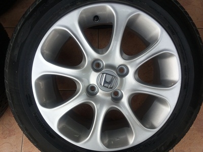 ขายล้อแม็กHONDA JAZZ 4 รู 100 15x6 พร้อมยาง 1 ชุด