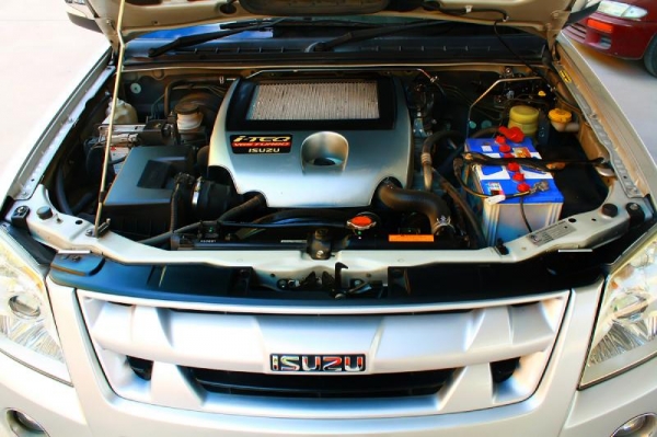 ISUZU D-MAX PLATINUM 3.0 VGS TURBO ISUZU D-MAX PLATINUM 3.0 VGS TURBO