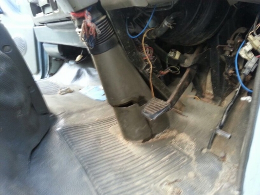 รถอีซูซุ 6 ล้อ ตู้แห้ง 88 แรงม้า ปี 43 สนใจติดต่อ 081 - 6079515 รถอีซูซุ 6 ล้อ ตู้แห้ง 88 แรงม้า ปี 43 สนใจติดต่อ 081 - 6079515