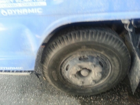 รถอีซูซุ 6 ล้อ ตู้แห้ง 88 แรงม้า ปี 43 สนใจติดต่อ 081 - 6079515 รถอีซูซุ 6 ล้อ ตู้แห้ง 88 แรงม้า ปี 43 สนใจติดต่อ 081 - 6079515