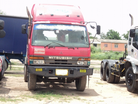 .ขายหัวลากมิตรซูบิชิฟูโซ่ ขาว /แดง เครื่องอินเตอร์คูลเลอร์ ยูโร 2 ปี48 240 แรงม้า รถเก็บสีให้ใหม่หมด ไล่ระบบไฟให้ใหม่หมด ตามรูป รถยังไม่ได้เก็บงาน ทำใหม่ ทำเสร็จสวยกว่านี้ ครับ เอกสารครบ. วางเงินดาวน์ 150,000บาท รับรถได้เลย เรารับจัดไฟแนนซ์เองครับ  มีรถบร